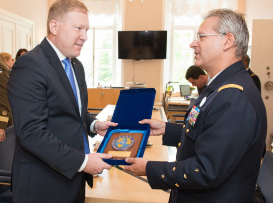 Riigikaitsekomisjoni esimees Marko Mihkelson kohtus NATO arenduse kõrgema ülemjuhataja kindral Denis Mercieriga